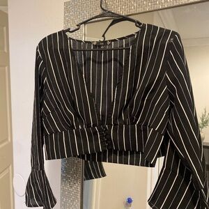 Striped flounce sleeve top with buttons